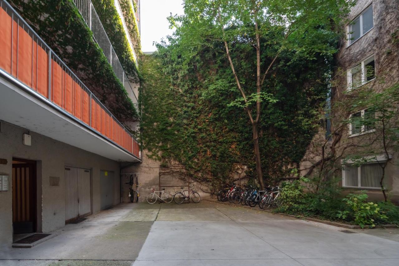 Absolute Ruhelage Im Zentrum Mit Parkplatz * Wien